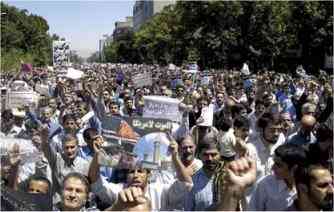 تظاهرات در تهران بر ضد ادامه زد و خورد در شهر نجف(13 اوت 2004)