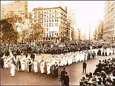 راهپيمايي سال 1915 زنان آمريكايي در نيويورك