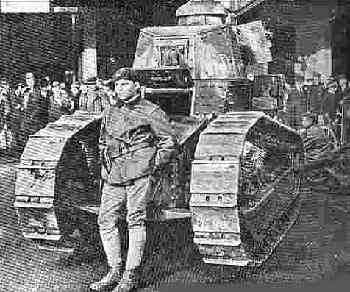 یک تانک ( مدل همان زمان ) و یک سرباز فرانسوی در یک خیابان فرانکفورت در1920 