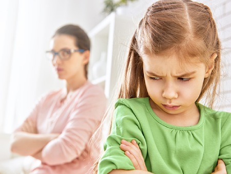 روانشناسی کودک 9 ساله,رفتار با کودک 9 ساله,لجبازی در کودک 9 ساله