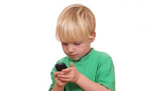 خطرات گوشی موبایل برای بچه ها,آسیب های تلفن همراه برای کودکان
