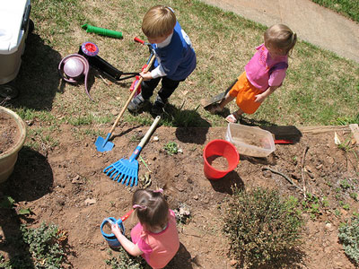 بازی با خاک،فواید خاک بازی برای کودکان