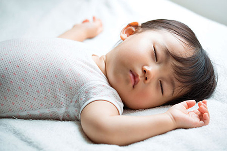 درمان بی خوابی کودک,مواد غذایی برای بهبود بیخوابی کودک,درمان کم خوابی کودک