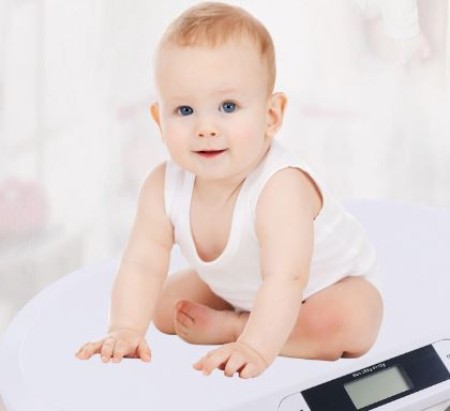 آنچه که باید درباره وزن گیری نوزاد بدانید