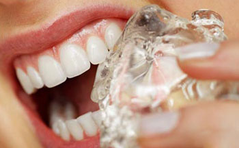 حفاظت از دندان ها, جویدن یخ