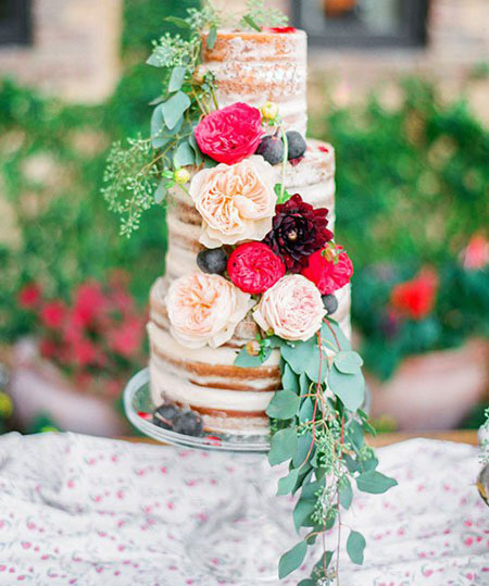 زیباترین مدل های تزیین کیک با گل های طبیعی،مدل های تزیین کیک عروسی با گل های طبیعی