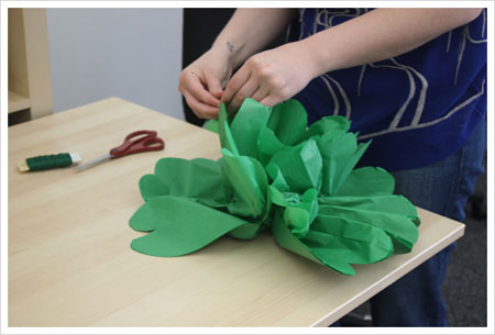 آموزش تصویری ساخت گل های کاغذی,ساخت گل های تزیینی
