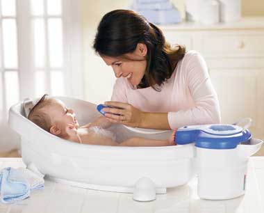 روش شستن سر نوزاد