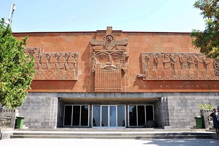 قلعه و موزه اربونی, موزه باستان‌شناسی اربون, معماری موزه اربونی