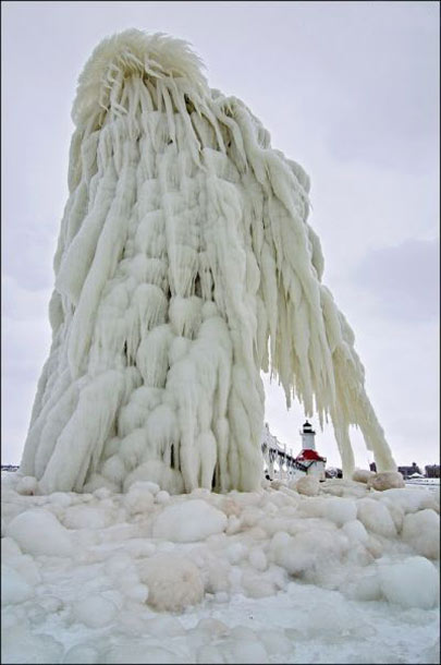 فانوس یخ زده دریاچه میشیگان,عجایب گردشگری,اماکن دیدنی طبیعی