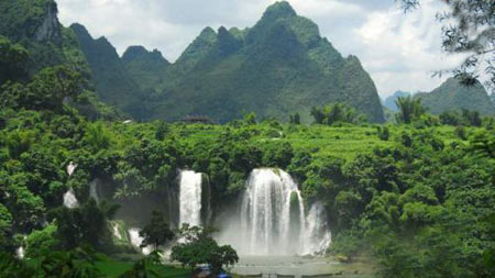 آبشاری شگفت انگیز در مرز ویتنام و چین + تصاویر 1