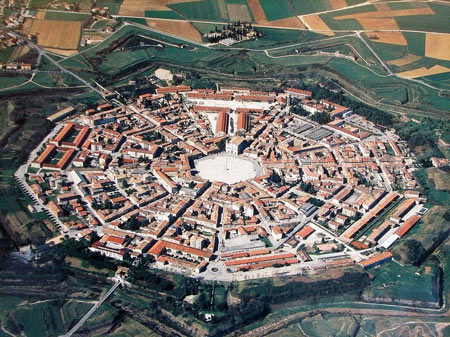شهر پالمانوا,تصاویر شهر پالمانوا,شهر قرون وسطایی پالمانوا