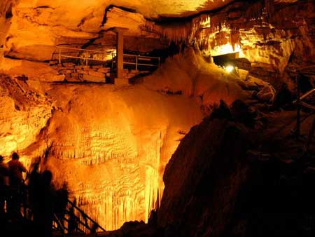 9 غار شگفت انگیز جهان