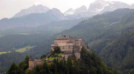  جالبترین قلعه های دنیا,قلعه "هوهن ورفن" در اتریش,ترسناک ترین قلعه های دنیا