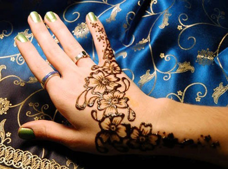 [تصویر:  henna-tattoos1-e2.jpg]
