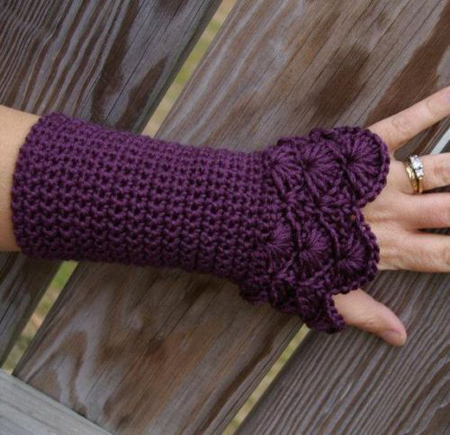 [تصویر:  knitted1-gloves1-model4.jpg]