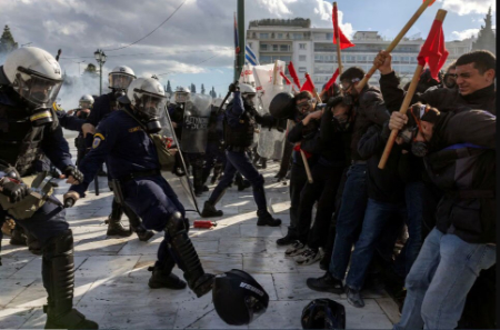 عکسهای جالب,عکسهای جذاب,اعتراض دانشجویان یونانی در شهر آتن به طرح تاسیس دانشگاه های خصوصی خارجی در یونان