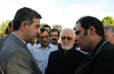 حضور مشایی بر سر خاک عسل بدیعی حضور مشایی بر سر خاک عسل بدیعی