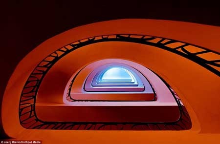 تصاویری از راه پله های بی نظیر