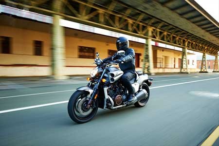 شگفتی‌ها , یاماها وی مکس , موتور 