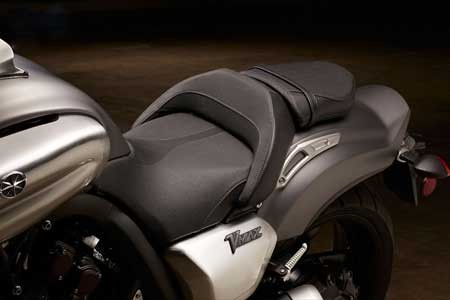 شگفتی‌ها , یاماها وی مکس , موتور 