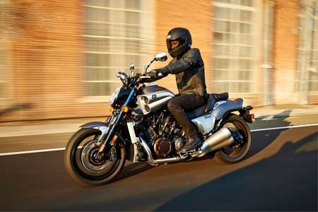 شگفتی‌ها , یاماها وی مکس , موتور 