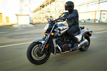 شگفتی‌ها , یاماها وی مکس , موتور 