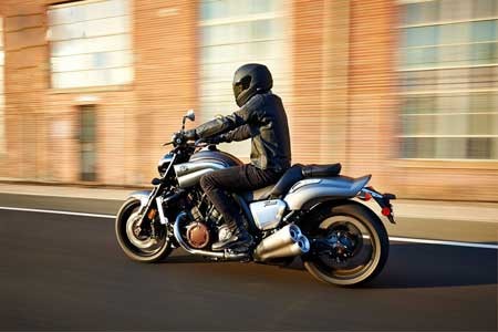 شگفتی‌ها , یاماها وی مکس , موتور 