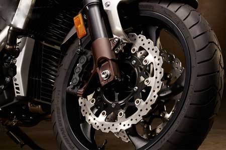 شگفتی‌ها , یاماها وی مکس , موتور 