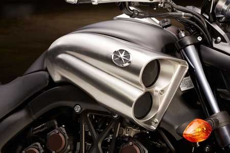 شگفتی‌ها , یاماها وی مکس , موتور 