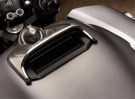 شگفتی‌ها , یاماها وی مکس , موتور 