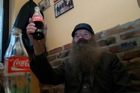 مردی که فقط نوشابه می خورد,علت خوردن نوشابه زیاد