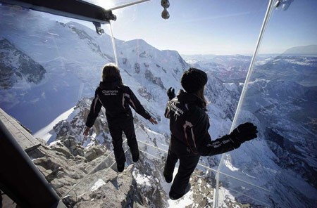 سکوی شیشه ای روی کوهستان, ساخت سکوی شیشه ای نوک کوه