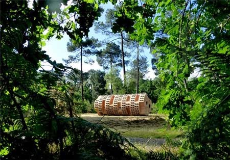 اخبار گوناگون, مکانی برای تمدد اعصاب