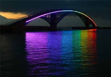 اخبار , اخبار گوناگون , پل‌های رنگین‌کمانی 
