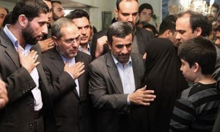 اخبار,اخبار اجتماعی , تسلیت احمدینژاد به مادر شهید اخبار,اخبار اجتماعی , تسلیت احمدینژاد به مادر شهید