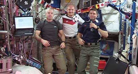 رقابت فضانوردان در فوتبال فضایی 1
