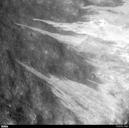 پنج تصویر خیره‌کننده از سطح ماه 1