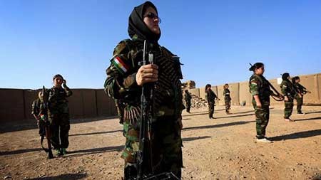 پایگاه نظامی دختران کرد برای نبرد با داعش (+عکس) 1
