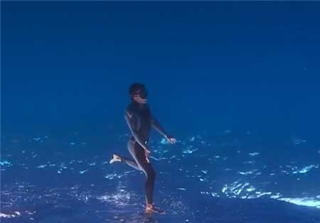 اخبار , اخبار گوناگون , دویدن غواص روی آب