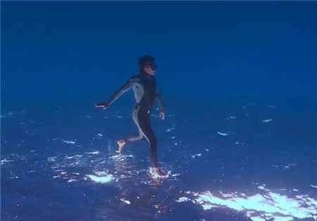 اخبار , اخبار گوناگون , دویدن غواص روی آب