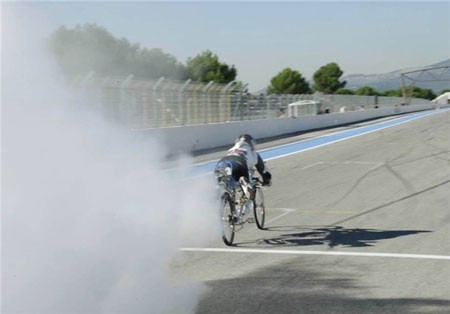 اخبار , اخبار گوناگون , رقابت دوچرخه‌ با فِراری