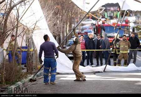 سقوط داربست بر اثر وزش باد در تهران (عکس) 1