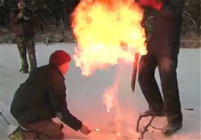 اخبار,اخبار گوناگون,حباب‌های یخی قابل اشتعال در سطح دریاچه