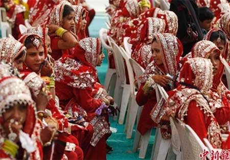 مراسم عروسی 191 زوج هندی
