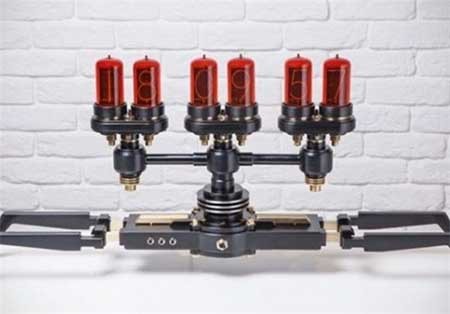 ساعت قدیمی با صفحه نمایش دیجیتالی