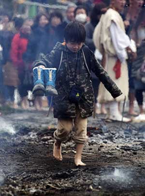 اخبار,اخبار گوناگون ,فستیوال راه رفتن بر روی آتش 