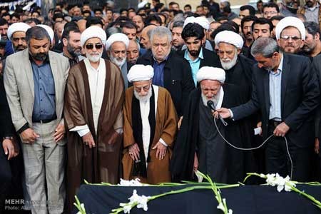 اخبار,اخباراجتماعی,آیت الله جنتی در مراسم تشییع همسرش