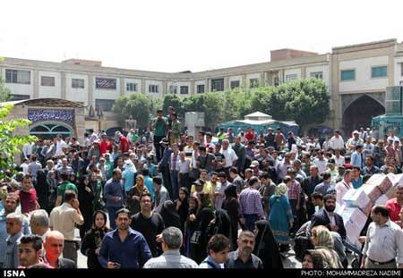 بازگرداندن سارقان طلافروشی بازار تهران به محل جرمـ (عکس) 1