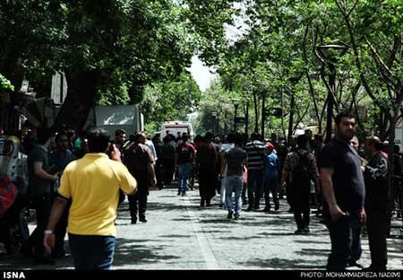 بازگرداندن سارقان طلافروشی بازار تهران به محل جرمـ (عکس) 1